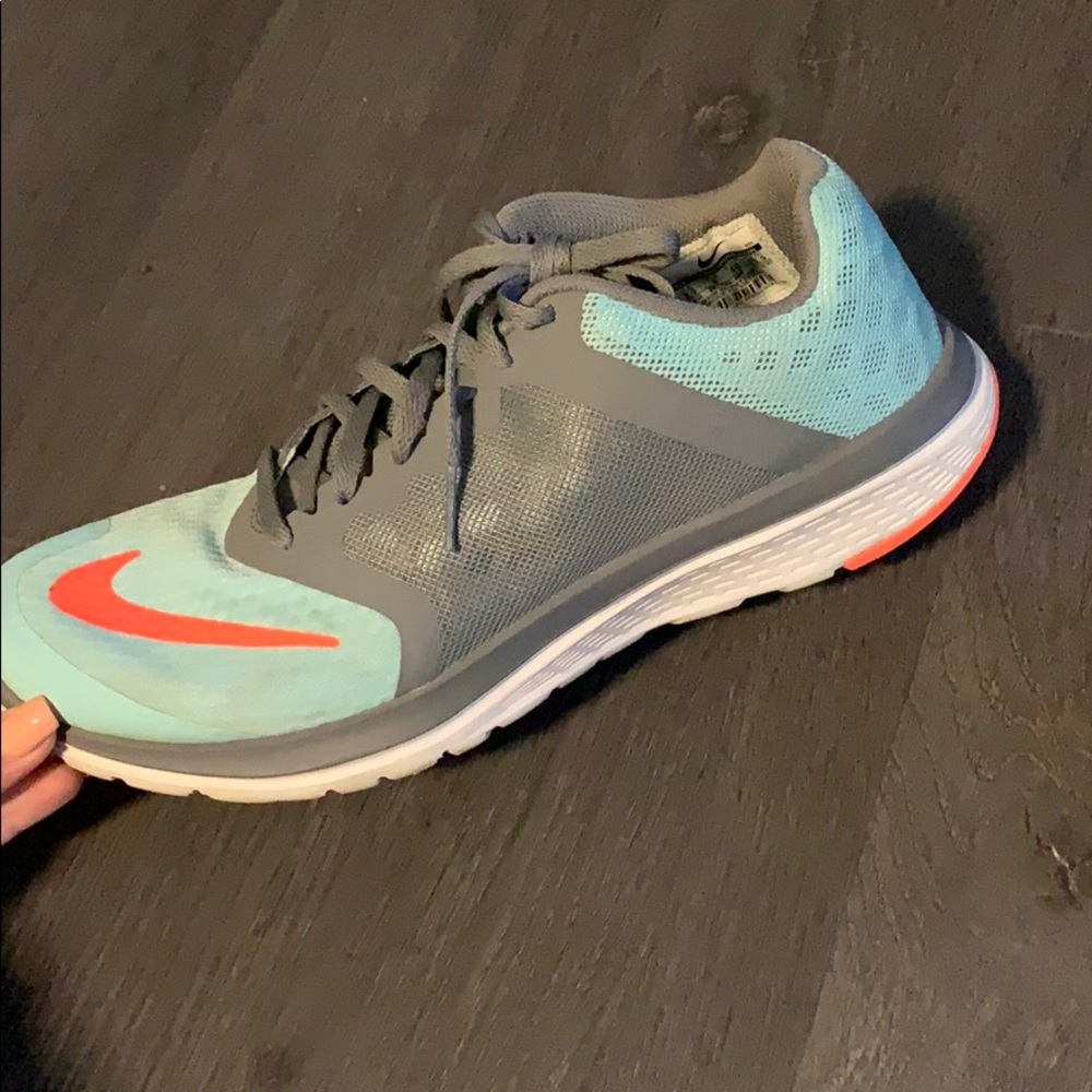 Sneaker - Picture 3 of 3